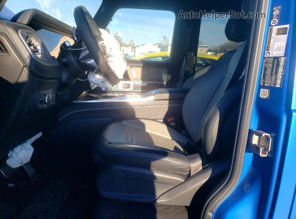 W1NWM0AB3SX025511 2025 MERCEDES-BENZ G-CLASS Blue Front interior view
