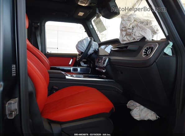 W1NWM0AB7TX071182 2026 MERCEDES-BENZ G 580E Black Widok wnętrza z przodu