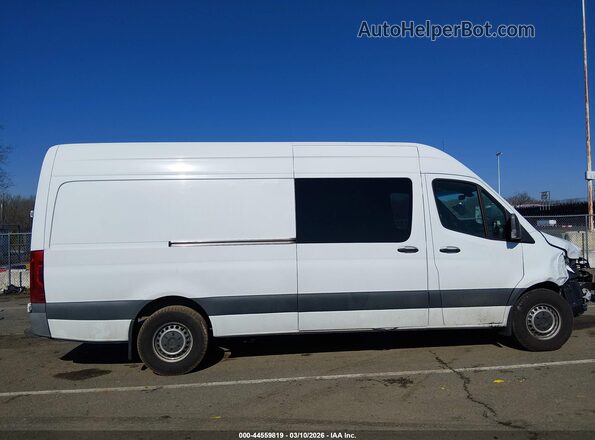 W1W4ECHY3MT073919 2021 MERCEDES-BENZ SPRINTER White Widok wnętrza z tyłu