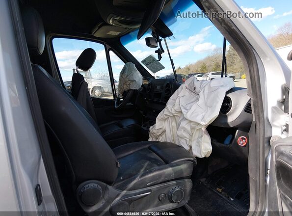 W1Y4DBHY8MT049264 2021 MERCEDES-BENZ SPRINTER Silver Front interior view