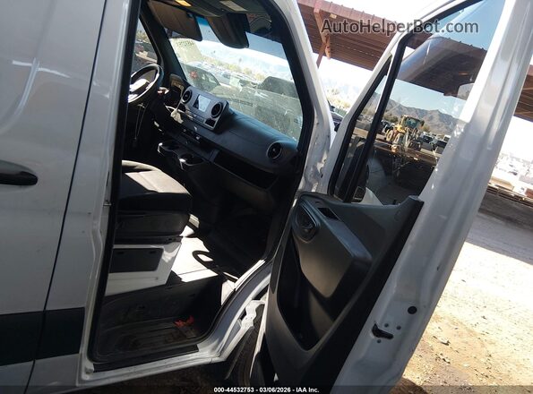 W1Y4NCHY7RT179031 2024 MERCEDES-BENZ SPRINTER White წინა სალონის ხედი