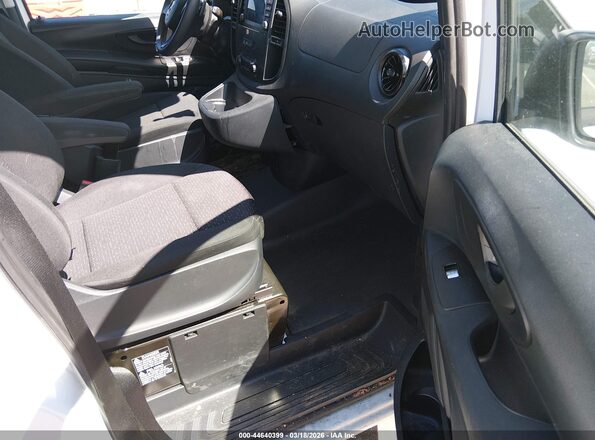 W1YV0BEY3N4152155 2022 MERCEDES-BENZ METRIS White Widok wnętrza z przodu