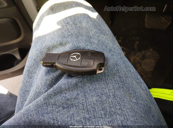 W1YV0BEY3N4152155 2022 MERCEDES-BENZ METRIS White Widok deski rozdzielczej