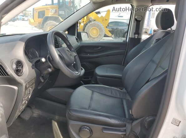 W1YV0BEY5P4297538 2023 MERCEDES-BENZ METRIS White Widok wnętrza z przodu