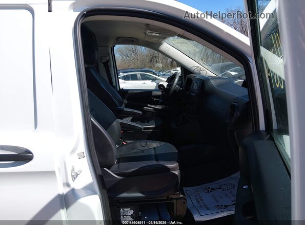 W1YV0BEY9P4289474 2023 MERCEDES-BENZ METRIS Белый Вид салона спереди