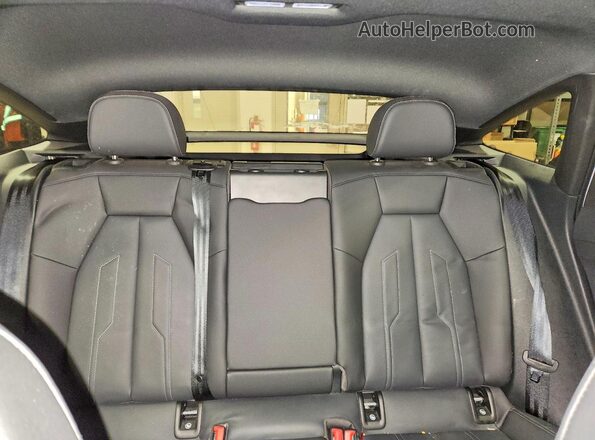WA122AFZ7RP004978 2024 AUDI Q4 Gray Widok tylnych siedzeń
