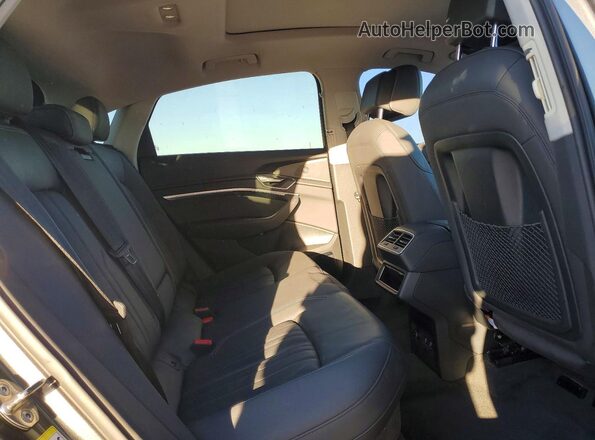 WA12AAGE7MB003267 2021 AUDI E-TRON Серый Вид задней части салона