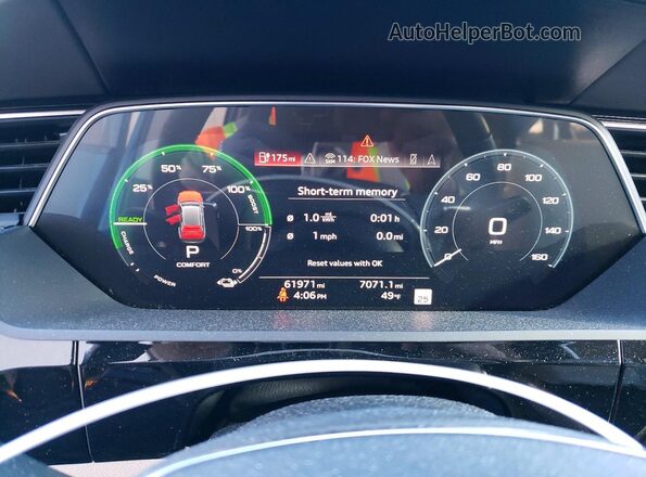 WA13AAGE4MB029720 2021 AUDI E-TRON Blue Вид щитка приладів