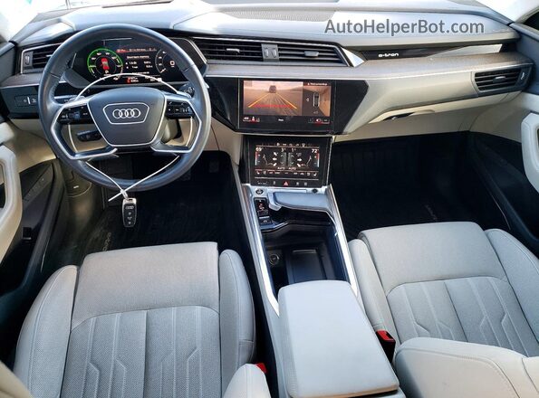WA13AAGE4MB029720 2021 AUDI E-TRON Blue Вид панелі приладів