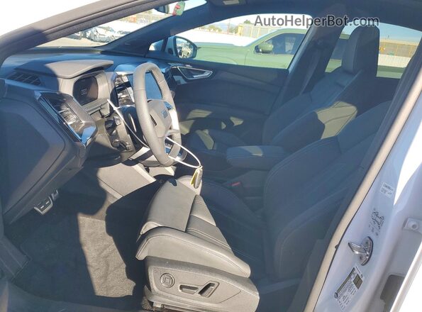 WA13UBFZ3SP043495 2025 AUDI Q4 White 