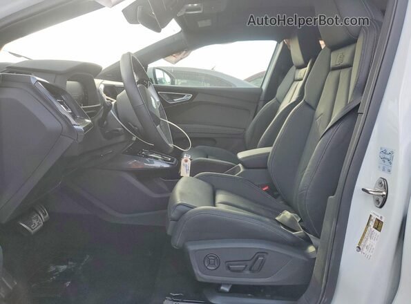 WA14UBFZ0SP035584 2025 AUDI Q4 White 