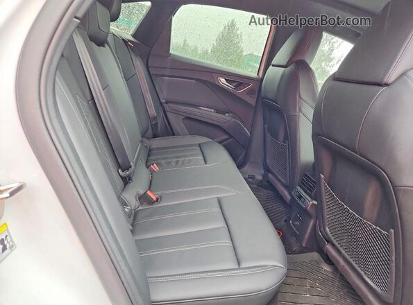 WA14UBFZ1SP054032 2025 AUDI Q4 Белый 