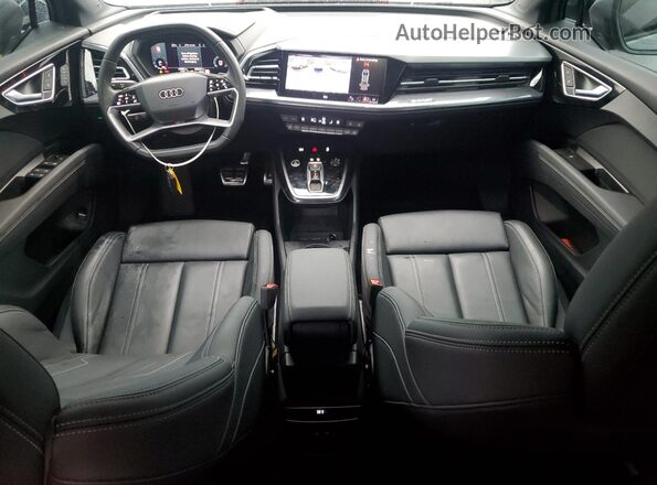 WA14UBFZ9RP065175 2024 AUDI Q4 Gray წინა პანელის ხედი