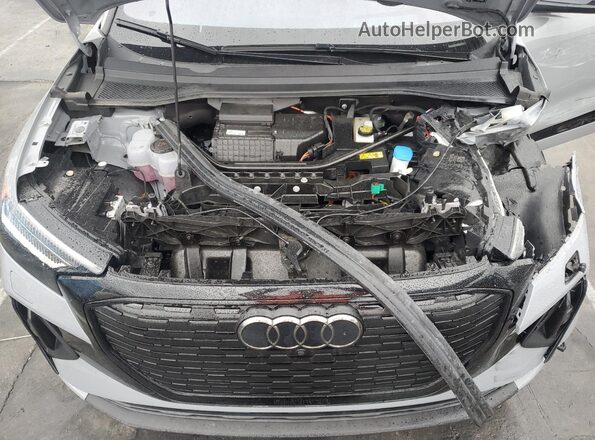 WA14UBFZ9RP065175 2024 AUDI Q4 Gray უკანა სალონის ხედი