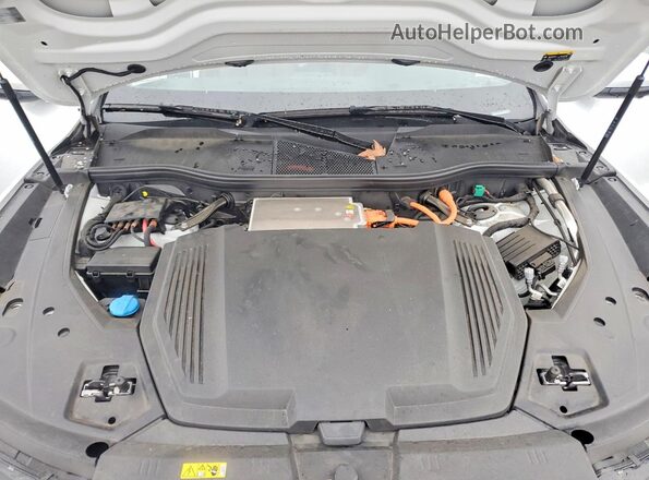 WA15AAGE1RB031621 2024 AUDI Q8 Белый Вид подкапотного пространства