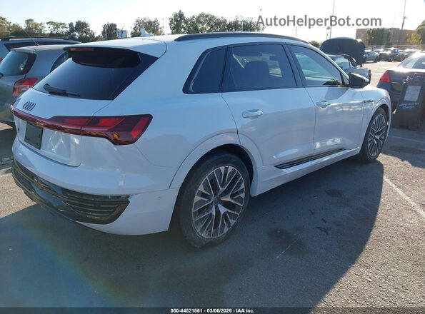 WA16AAGE3RB052216 2024 AUDI Q8 E-TRON White Հետևի աջ