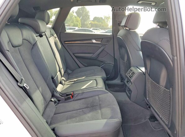 WA1A4AFY3N2037173 2022 AUDI SQ5 White Widok wnętrza z tyłu