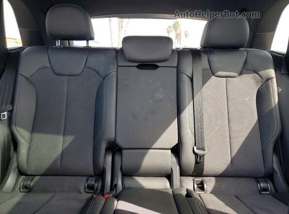 WA1A4AFY3N2037173 2022 AUDI SQ5 White Widok tylnych siedzeń