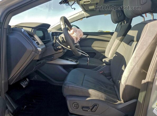 WA1A5BFZ1SP060140 2025 AUDI Q4 Gray 