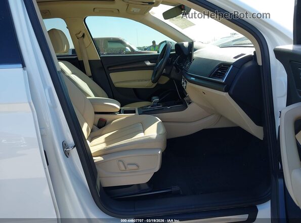 WA1AAAFY9M2046404 2021 AUDI Q5  Vista interior delantera