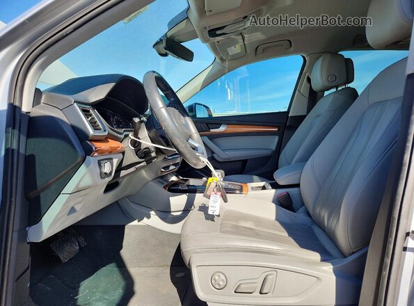 WA1AAAFYXM2007661 2021 AUDI Q5 Silver Սալոնի դիմացի տեսք