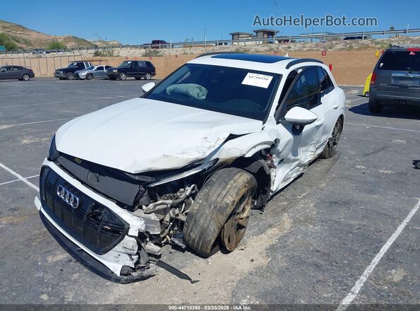 WA1AAAGE2MB016231 2021 AUDI E-TRON White Front view