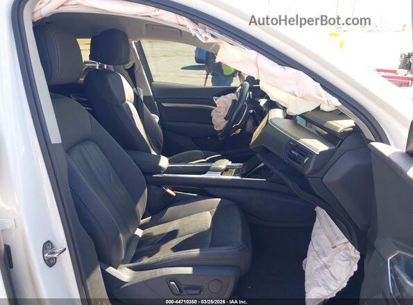 WA1AAAGE2MB016231 2021 AUDI E-TRON White Front interior view