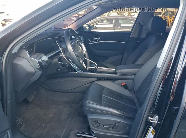 WA1AAAGE3MB024869 2021 AUDI E-TRON Black Front interior view