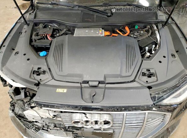 WA1AAAGE6MB025420 2021 AUDI E-TRON Black Вид підкапотного простору