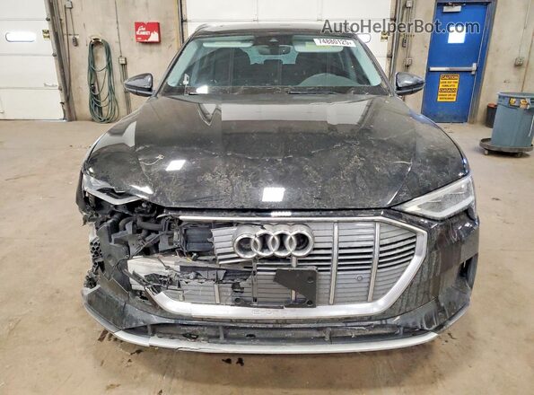 WA1AAAGE6MB025420 2021 AUDI E-TRON Black Вид спереду