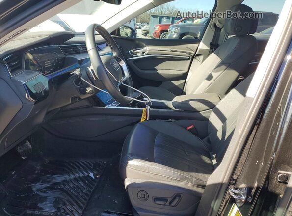 WA1AAAGE8MB014371 2021 AUDI E-TRON Черный Вид салона спереди