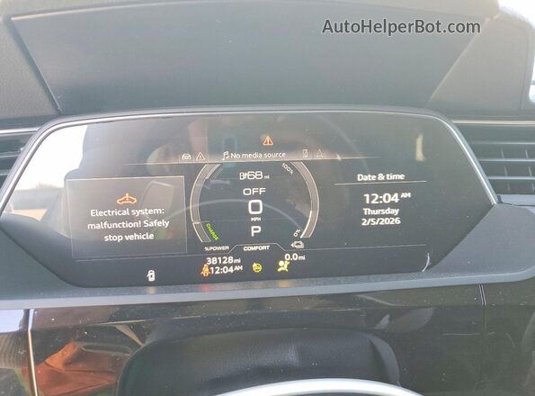 WA1AAAGE8MB031400 2021 AUDI E-TRON White ხელსაწყოთა პანელის ხედი