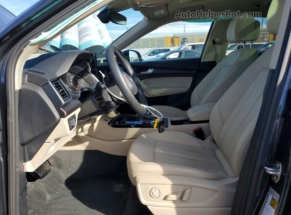 WA1ABAFY1R2011148 2024 AUDI Q5 Серый Вид салона спереди