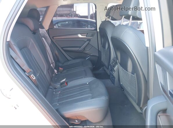 WA1ABAFY4R2144826 2024 AUDI Q5 White Widok naklejki z numerem VIN