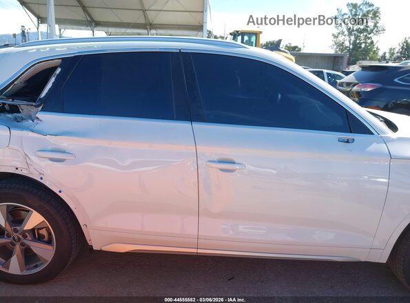 WA1ABAFY4R2144826 2024 AUDI Q5 White Widok wnętrza z tyłu