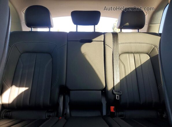 WA1ABAFY8R2104412 2024 AUDI Q5 Gray Հետևի նստատեղերի տեսք