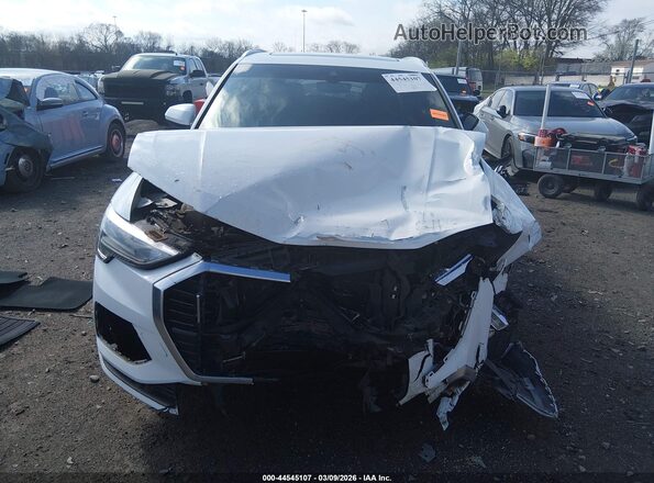 WA1AECF31K1076150 2019 AUDI Q3 White Widok wnętrza z tyłu