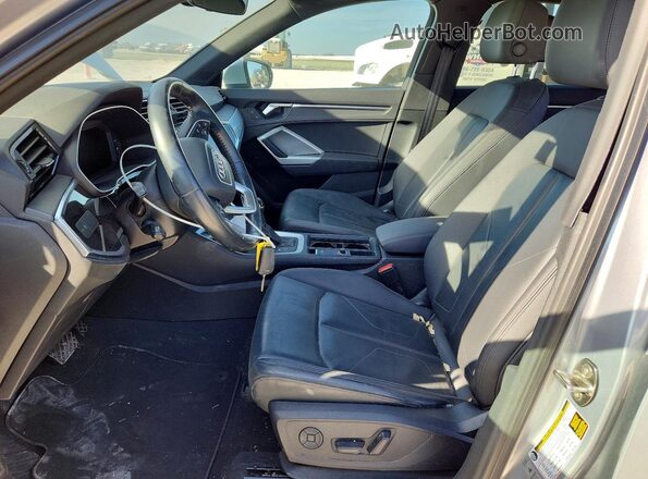 WA1AECF31K1079193 2019 AUDI Q3 Silver Front interior view