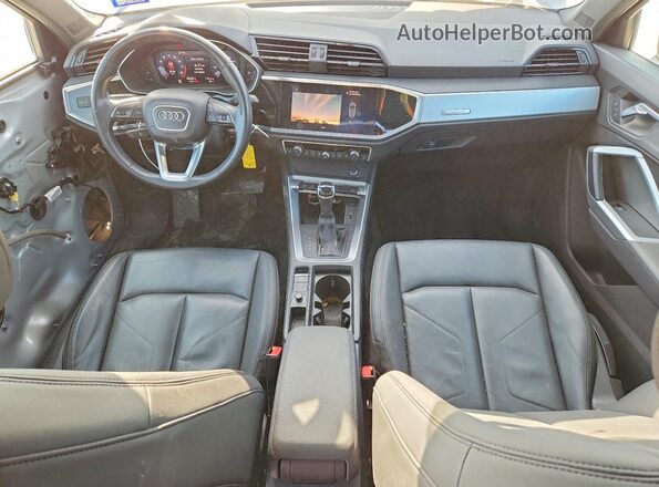 WA1AECF31K1079193 2019 AUDI Q3 Silver Dashboard view