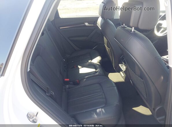 WA1ANAFY3K2114715 2019 AUDI Q5 Белый Вид наклейки с VIN-кодом