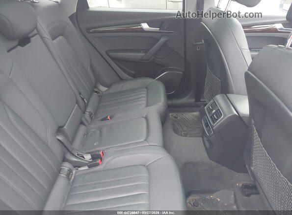 WA1ANAFY4K2070644 2019 AUDI Q5 White Vista de la etiqueta del VIN