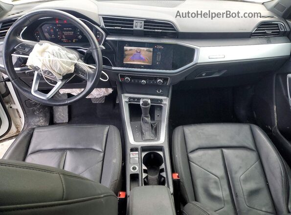 WA1AUCF31M1092452 2021 AUDI Q3 White Dashboard view