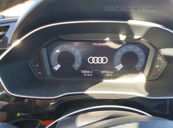 WA1AUCF38M1087975 2021 AUDI Q3 White Սարքավորումների վահանակի տեսք