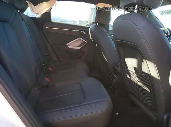 WA1AUCF38M1087975 2021 AUDI Q3 White Հետևի նստատեղերի տեսք