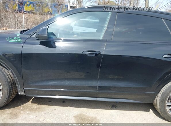 WA1AVAF14MD007991 2021 AUDI Q8 Black 