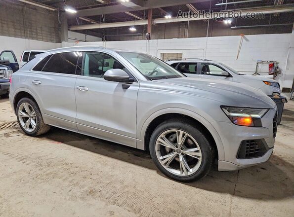 WA1AVAF17LD000533 2020 AUDI Q8 Silver Delantero derecho