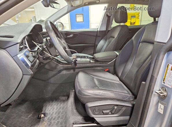 WA1AVAF17LD000533 2020 AUDI Q8 Silver Vista interior delantera