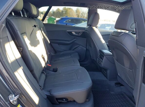 WA1AVBF10SD040702 2025 AUDI Q8 Gray Vista interior trasera