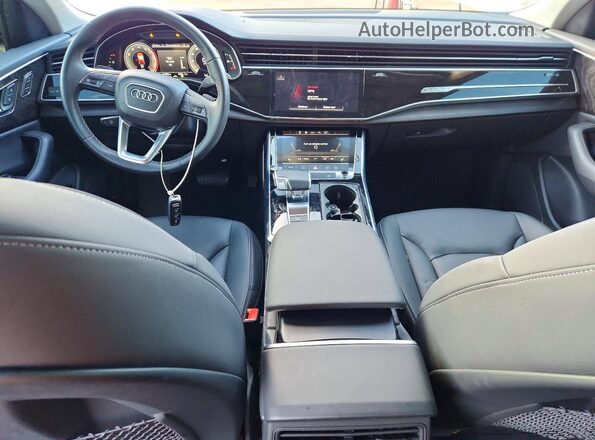 WA1AVBF11PD033748 2023 AUDI Q8 White Vista del salpicadero