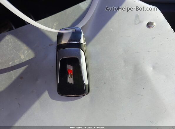 WA1B4AFY0L2021028 2020 AUDI SQ5 White Vista del salpicadero